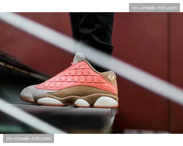 球鞋二级市场价格波动分析，某新秀限量款球鞋价格飙升300%